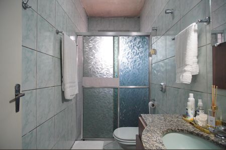 Casa à venda com 196m², 2 quartos e 2 vagasBanheiro