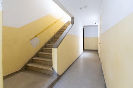 Apartamento à venda com 71m², 2 quartos e sem vaga Apartamento à venda com 71m², 2 quartos e sem vagaHall
