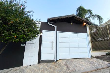Casa para alugar com 200m², 4 quartos e 2 vagas Casa para alugar com 200m², 4 quartos e 2 vagasFachada
