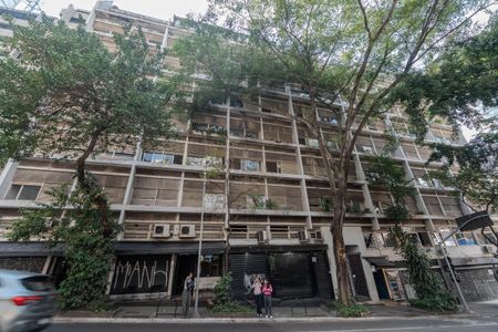 Studio para alugar com 32m², 1 quarto e sem vaga Studio para alugar com 32m², 1 quarto e sem vagaFachada