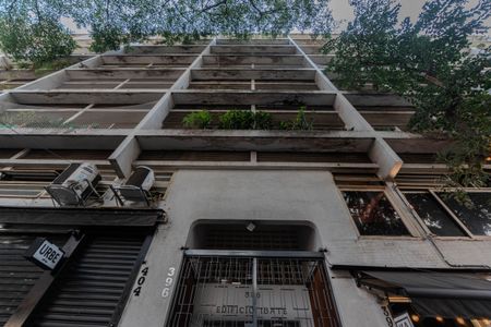 Studio para alugar com 32m², 1 quarto e sem vaga Studio para alugar com 32m², 1 quarto e sem vagaFachada