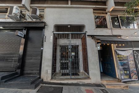 Studio para alugar com 32m², 1 quarto e sem vaga Studio para alugar com 32m², 1 quarto e sem vagaFachada
