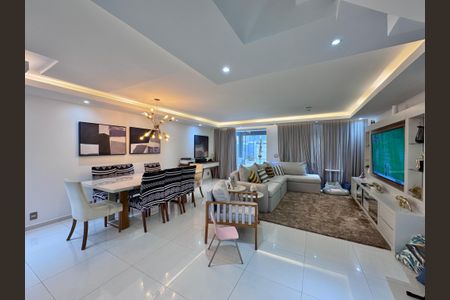 Sala de casa de condomínio para alugar com 3 quartos, 279m² em Recreio dos Bandeirantes, Rio de Janeiro