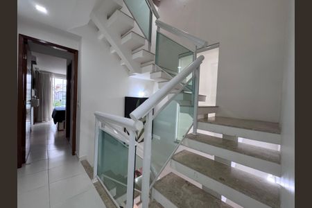 Casa de condomínio para alugar com 279m², 3 quartos e 2 vagas Casa de condomínio para alugar com 279m², 3 quartos e 2 vagasCorredor