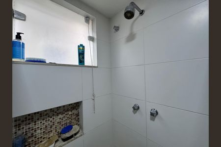 Casa de condomínio para alugar com 279m², 3 quartos e 2 vagas Casa de condomínio para alugar com 279m², 3 quartos e 2 vagasBanheiro da Suíte 1