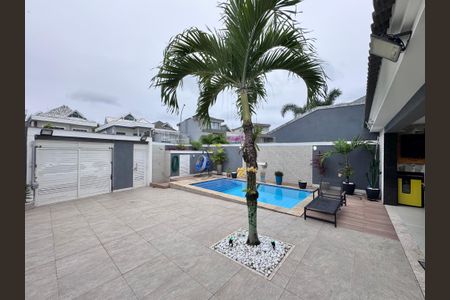 Casa de condomínio para alugar com 279m², 3 quartos e 2 vagas Casa de condomínio para alugar com 279m², 3 quartos e 2 vagasÁrea Externa