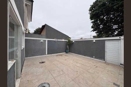 Casa de condomínio para alugar com 279m², 3 quartos e 2 vagas Casa de condomínio para alugar com 279m², 3 quartos e 2 vagasÁrea Externa