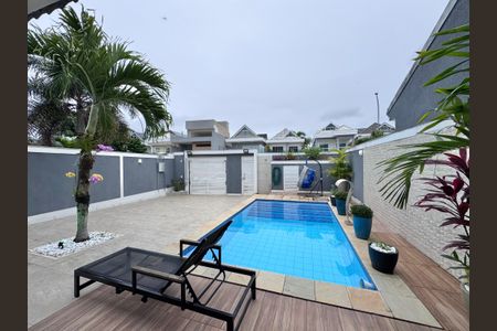 Casa de condomínio para alugar com 279m², 3 quartos e 2 vagas Casa de condomínio para alugar com 279m², 3 quartos e 2 vagasÁrea Externa