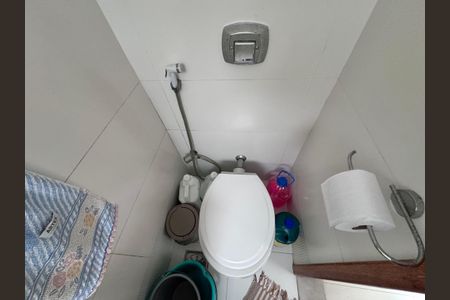 Casa de condomínio para alugar com 279m², 3 quartos e 2 vagas Casa de condomínio para alugar com 279m², 3 quartos e 2 vagasBanheiro de Serviço