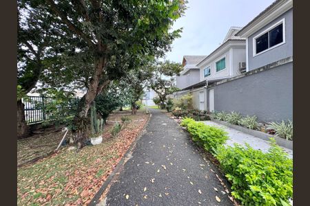 Casa de condomínio para alugar com 279m², 3 quartos e 2 vagas Casa de condomínio para alugar com 279m², 3 quartos e 2 vagasÁrea comum