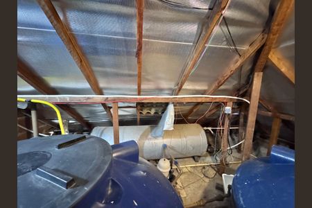 Casa de condomínio para alugar com 279m², 3 quartos e 2 vagas Casa de condomínio para alugar com 279m², 3 quartos e 2 vagasÁrea comum - Caixa de água