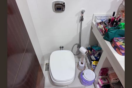 Casa de condomínio para alugar com 279m², 3 quartos e 2 vagas Casa de condomínio para alugar com 279m², 3 quartos e 2 vagasBanheiro 1 da Suíte 2