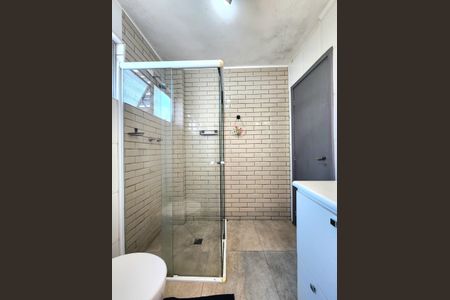 Apartamento à venda com 77m², 2 quartos e 1 vaga Apartamento à venda com 77m², 2 quartos e 1 vagaBanheiro