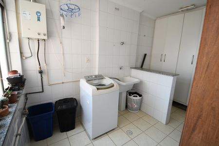 Apartamento para alugar com 70m², 2 quartos e 1 vagaÁrea de Serviço