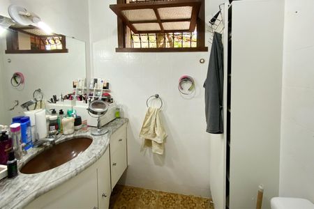 Apartamento à venda com 185m², 4 quartos e 2 vagas Apartamento à venda com 185m², 4 quartos e 2 vagasBanheiro Social 1