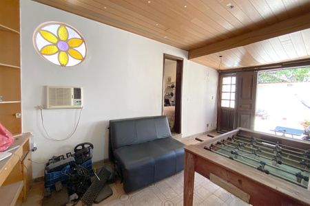 Apartamento à venda com 185m², 4 quartos e 2 vagas Apartamento à venda com 185m², 4 quartos e 2 vagasSala de Jogos