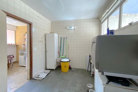 Apartamento à venda com 185m², 4 quartos e 2 vagas Apartamento à venda com 185m², 4 quartos e 2 vagasÁrea de Serviço