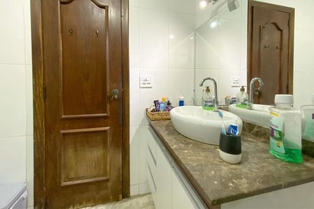 Apartamento à venda com 185m², 4 quartos e 2 vagas Apartamento à venda com 185m², 4 quartos e 2 vagasBanheiro Social 2