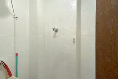 Apartamento à venda com 185m², 4 quartos e 2 vagas Apartamento à venda com 185m², 4 quartos e 2 vagasQuarto de Serviço