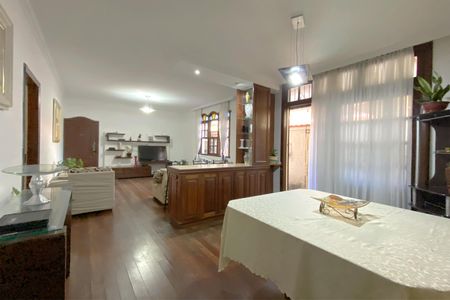 Apartamento à venda com 185m², 4 quartos e 2 vagas Apartamento à venda com 185m², 4 quartos e 2 vagasSala