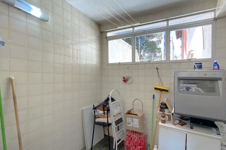 Apartamento à venda com 185m², 4 quartos e 2 vagas Apartamento à venda com 185m², 4 quartos e 2 vagasÁrea de Serviço