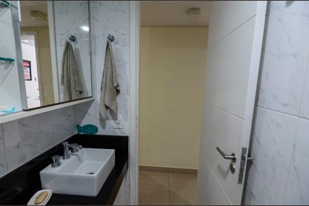 Apartamento à venda com 88m², 3 quartos e 1 vaga Apartamento à venda com 88m², 3 quartos e 1 vagaBanheiro Social