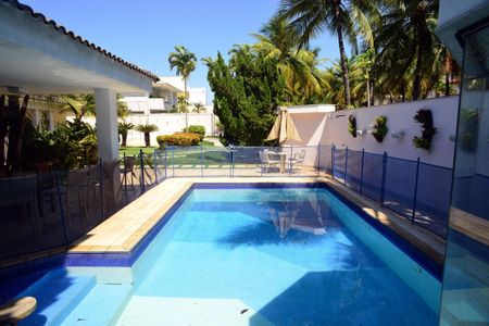 Casa de condomínio à venda com 1370m², 5 quartos e 10 vagas Casa de condomínio à venda com 1370m², 5 quartos e 10 vagasÁreas Externa