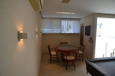 Casa de condomínio à venda com 1370m², 5 quartos e 10 vagas Casa de condomínio à venda com 1370m², 5 quartos e 10 vagasSala 3