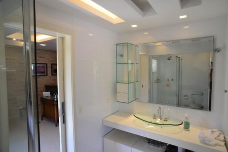 Casa de condomínio à venda com 1370m², 5 quartos e 10 vagas Casa de condomínio à venda com 1370m², 5 quartos e 10 vagasBanheiro da Suíte 5