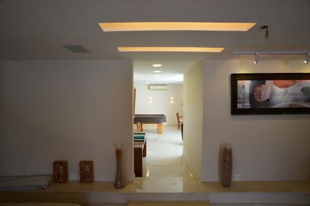 Casa de condomínio à venda com 1370m², 5 quartos e 10 vagas Casa de condomínio à venda com 1370m², 5 quartos e 10 vagasSala 2