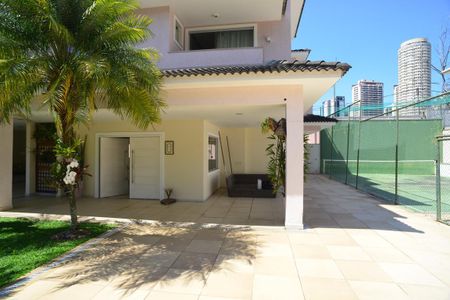 Casa de condomínio à venda com 1370m², 5 quartos e 10 vagas Casa de condomínio à venda com 1370m², 5 quartos e 10 vagasJardim