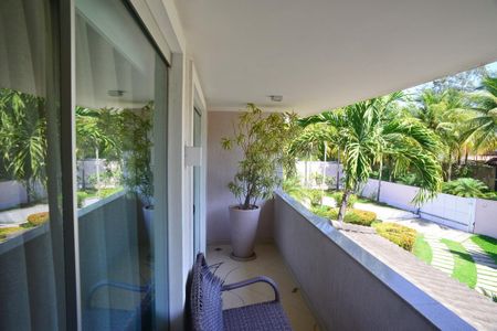 Casa de condomínio à venda com 1370m², 5 quartos e 10 vagas Casa de condomínio à venda com 1370m², 5 quartos e 10 vagasVaranda da Suíte 2