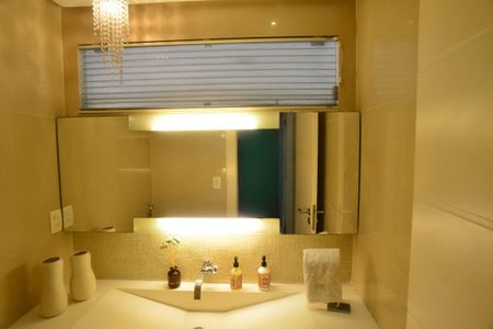 Casa de condomínio à venda com 1370m², 5 quartos e 10 vagas Casa de condomínio à venda com 1370m², 5 quartos e 10 vagasLavabo