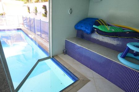 Casa de condomínio à venda com 1370m², 5 quartos e 10 vagas Casa de condomínio à venda com 1370m², 5 quartos e 10 vagasÁreas Externa