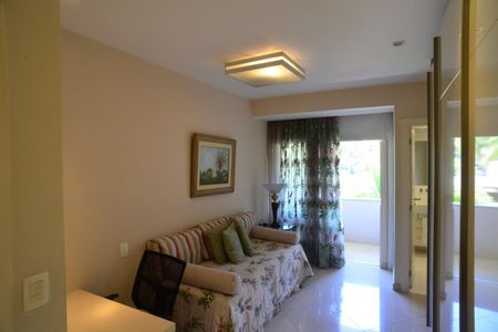 Casa de condomínio à venda com 1370m², 5 quartos e 10 vagas Casa de condomínio à venda com 1370m², 5 quartos e 10 vagasSuíte 2