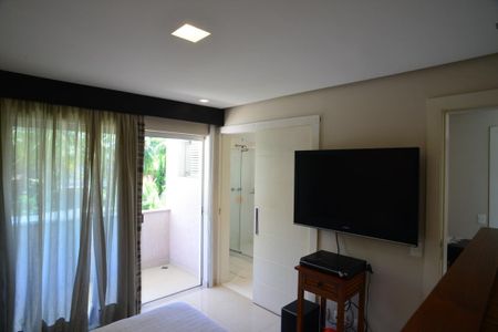 Casa de condomínio à venda com 1370m², 5 quartos e 10 vagas Casa de condomínio à venda com 1370m², 5 quartos e 10 vagasSuíte 5