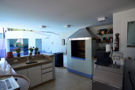 Casa de condomínio à venda com 1370m², 5 quartos e 10 vagas Casa de condomínio à venda com 1370m², 5 quartos e 10 vagasÁreas Externa