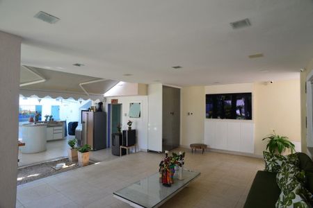 Casa de condomínio à venda com 1370m², 5 quartos e 10 vagas Casa de condomínio à venda com 1370m², 5 quartos e 10 vagasÁreas Externa