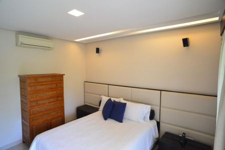 Casa de condomínio à venda com 1370m², 5 quartos e 10 vagas Casa de condomínio à venda com 1370m², 5 quartos e 10 vagasSuíte 5