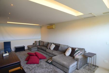 Casa de condomínio à venda com 1370m², 5 quartos e 10 vagas Casa de condomínio à venda com 1370m², 5 quartos e 10 vagasSala 4