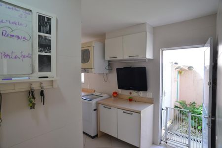 Casa de condomínio à venda com 1370m², 5 quartos e 10 vagas Casa de condomínio à venda com 1370m², 5 quartos e 10 vagasÁrea de Serviço