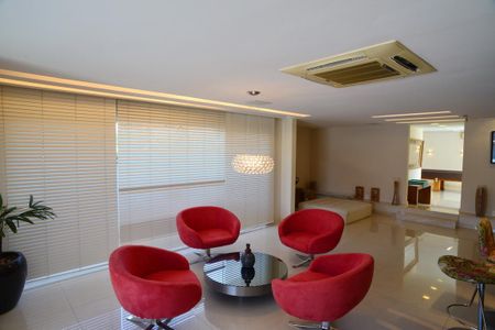 Casa de condomínio à venda com 1370m², 5 quartos e 10 vagas Casa de condomínio à venda com 1370m², 5 quartos e 10 vagasSala 2