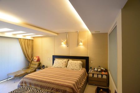 Casa de condomínio à venda com 1370m², 5 quartos e 10 vagas Casa de condomínio à venda com 1370m², 5 quartos e 10 vagasSuíte 1