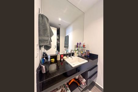 Banheiro de apartamento à venda com 1 quarto, 72m² em Jardins, São Paulo