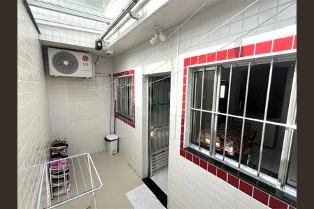 Casa à venda com 7 quartos, 251m² em Vila Macedopolis, São Paulo
