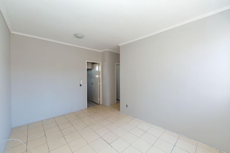 Sala de apartamento à venda com 3 quartos, 66m² em João Pinheiro, Belo Horizonte