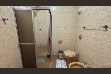 Casa à venda com 283m², 3 quartos e 5 vagas Casa à venda com 283m², 3 quartos e 5 vagasBanheiro