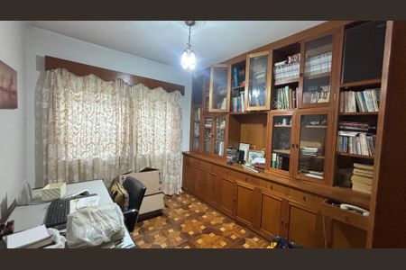 Casa à venda com 283m², 3 quartos e 5 vagas Casa à venda com 283m², 3 quartos e 5 vagasEscritório