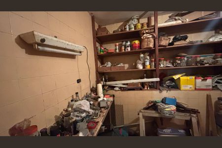 Casa à venda com 283m², 3 quartos e 5 vagas Casa à venda com 283m², 3 quartos e 5 vagasQuarto da Garagem