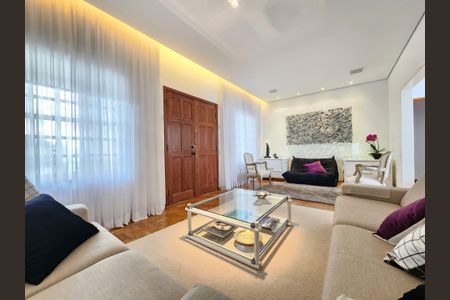 Casa à venda com 193m², 3 quartos e 4 vagas Casa à venda com 193m², 3 quartos e 4 vagasSala